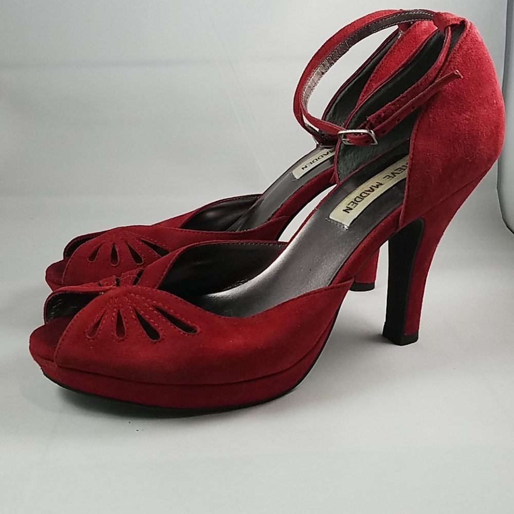 Heels - Picture 2 of 4